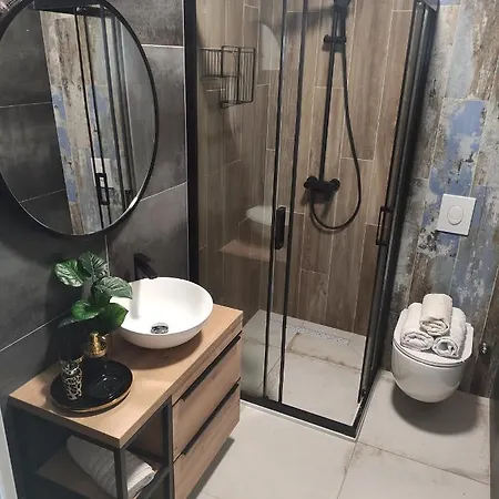 Luxury Mirage Apartment